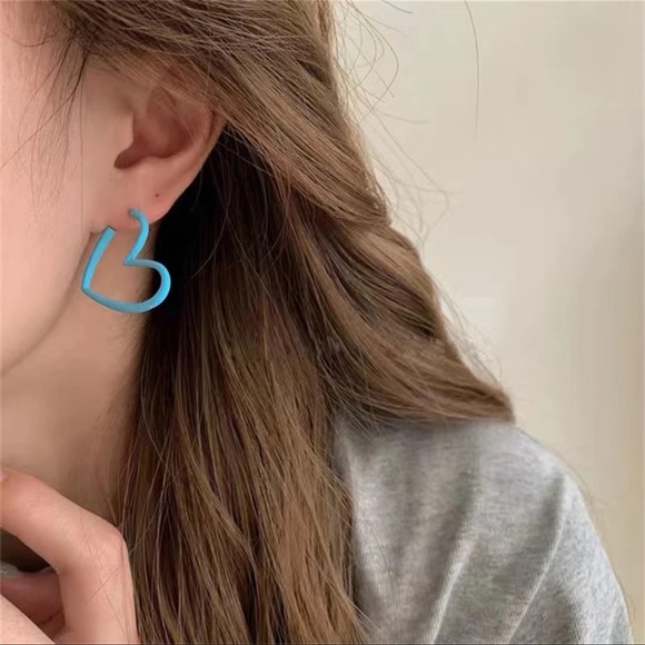 [NEW] LARGE LIGHT BLUE HEART HOOP EARRINGS - Picture 2 of 4